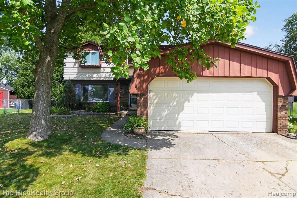 2313 Abbey Court