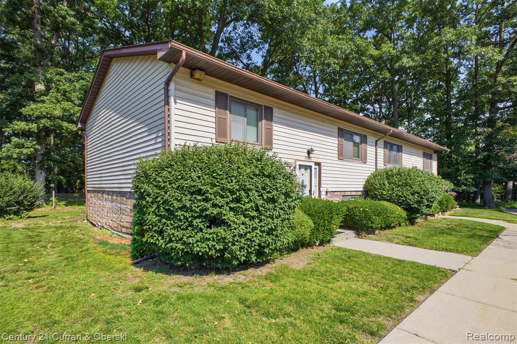 38098 Hixford Place Property Photo 2