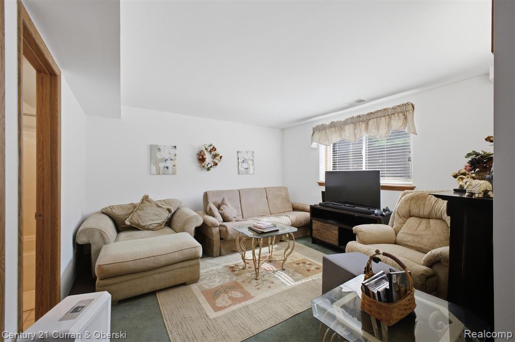 38098 Hixford Place Property Photo 22
