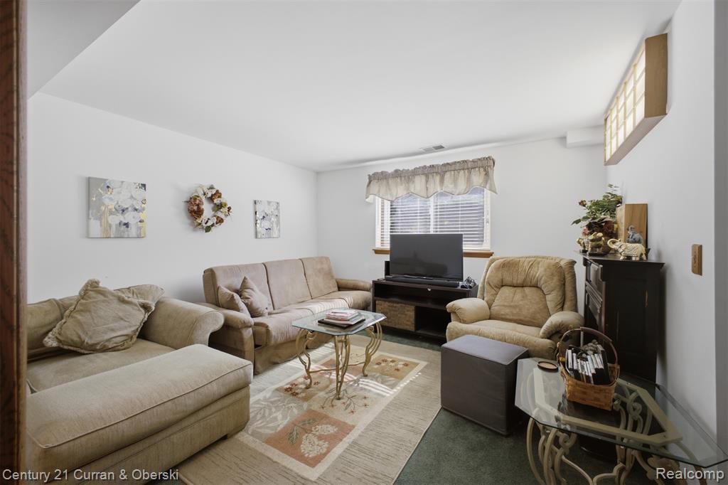 38098 Hixford Place Property Photo 23