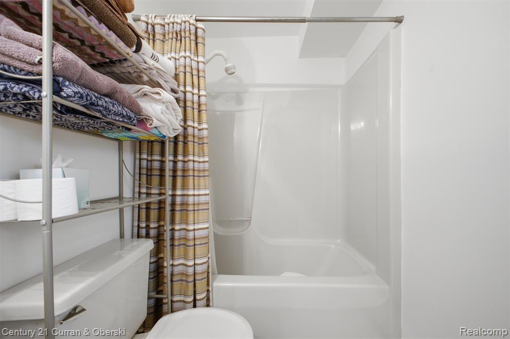 38098 Hixford Place Property Photo 25