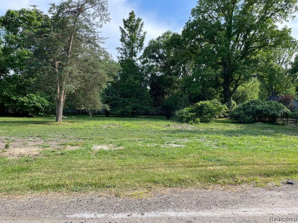8269 Bellevue Road Property Photo 2