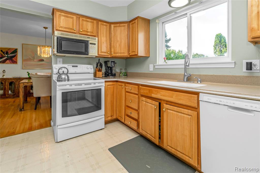 3739 Fife Lane Property Photo 13