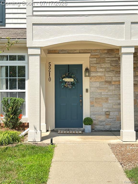 5210 Addington Drive Property Photo 1