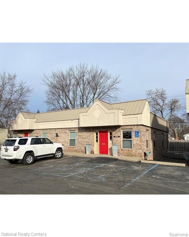 4010 W Walton Boulevard Property Photo 1