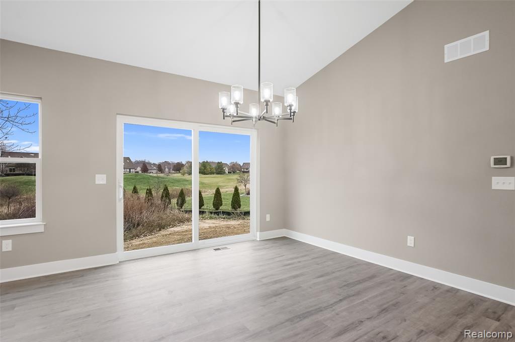 7246 Geraldine Circle Property Photo 4