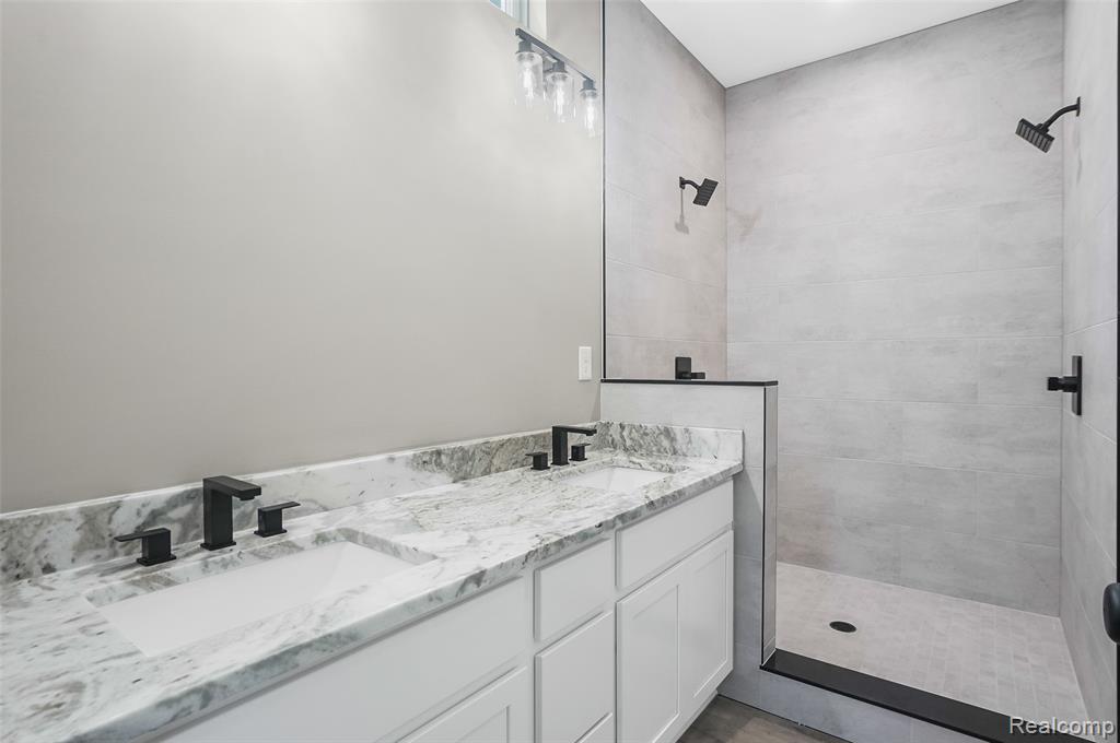 7246 Geraldine Circle Property Photo 10