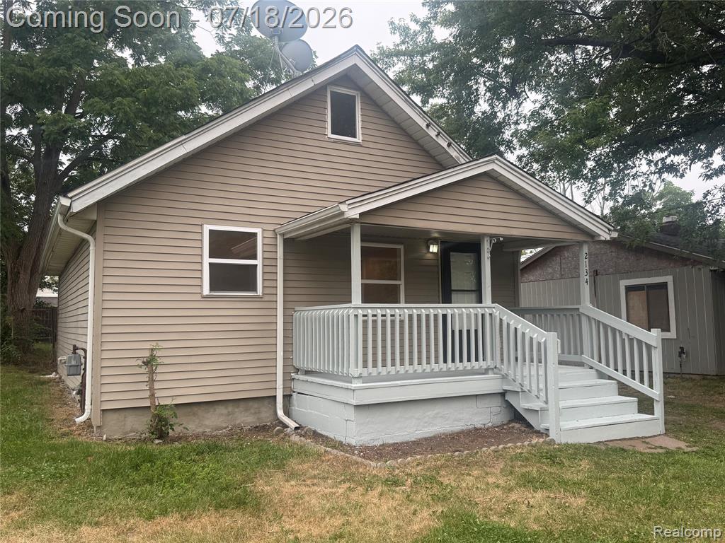 2134 E Mclean Avenue Property Photo 2
