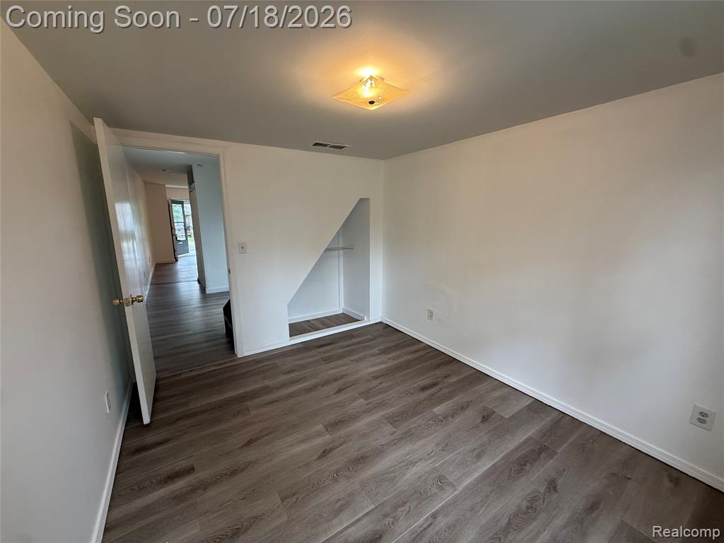 2134 E Mclean Avenue Property Photo 7