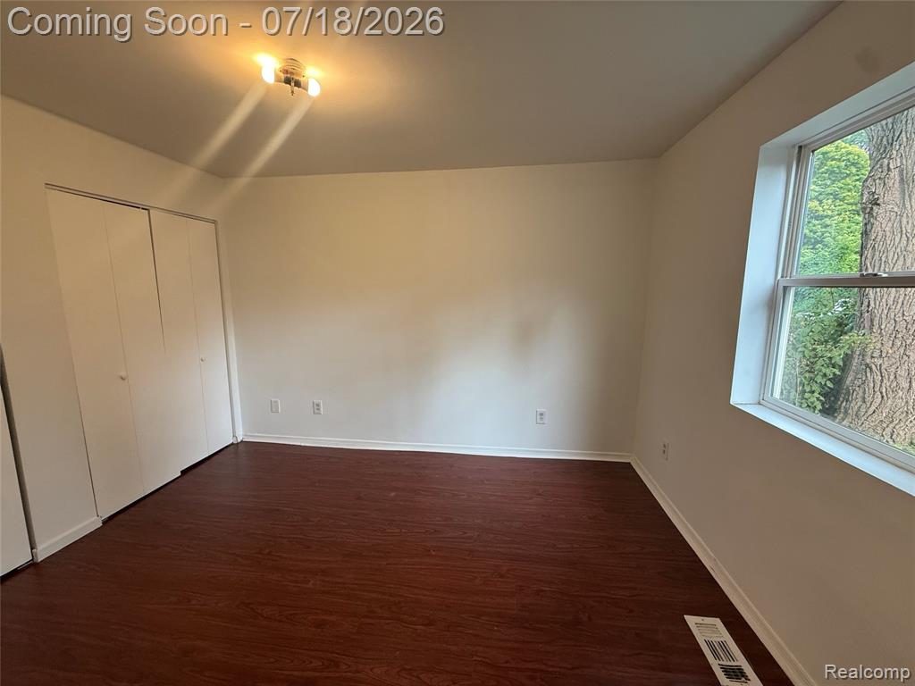 2134 E Mclean Avenue Property Photo 9