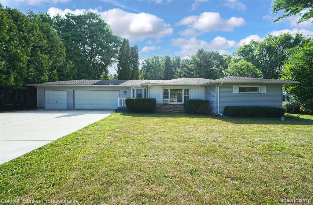 7194 N Center Road