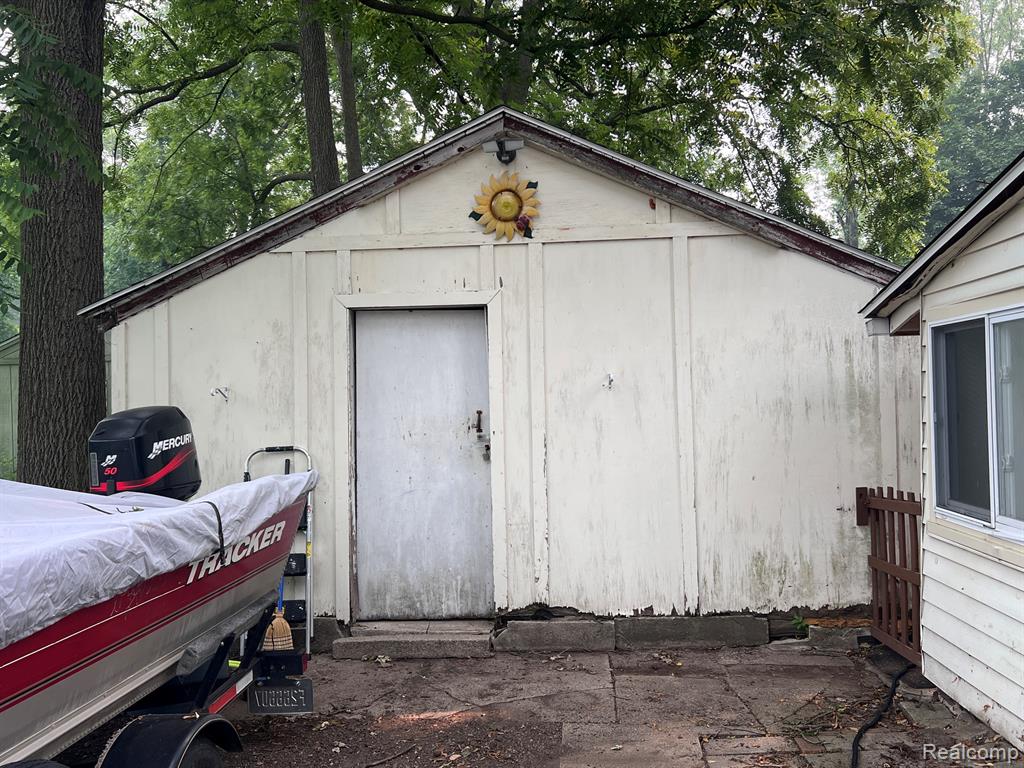 6319 S Washington Avenue Property Photo 2