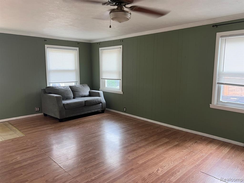 6319 S Washington Avenue Property Photo 4