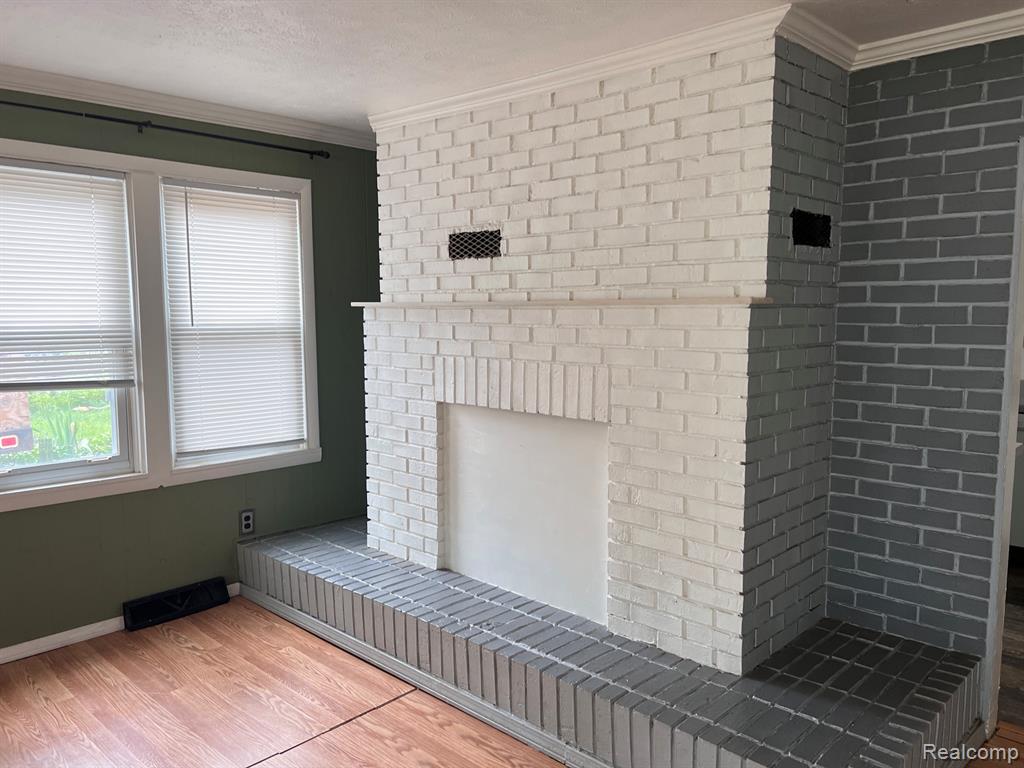 6319 S Washington Avenue Property Photo 5