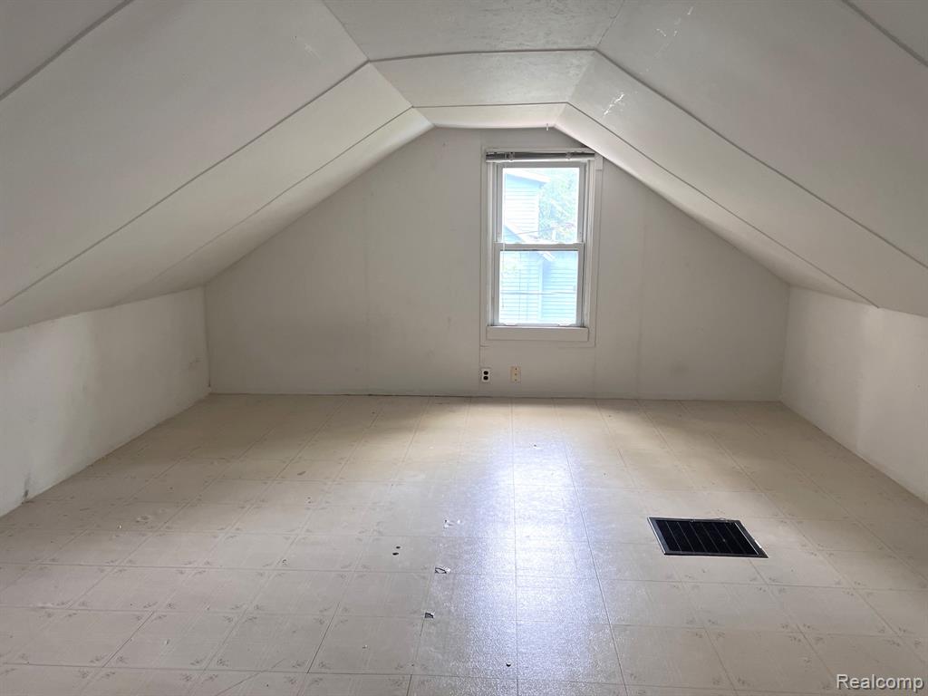 6319 S Washington Avenue Property Photo 12