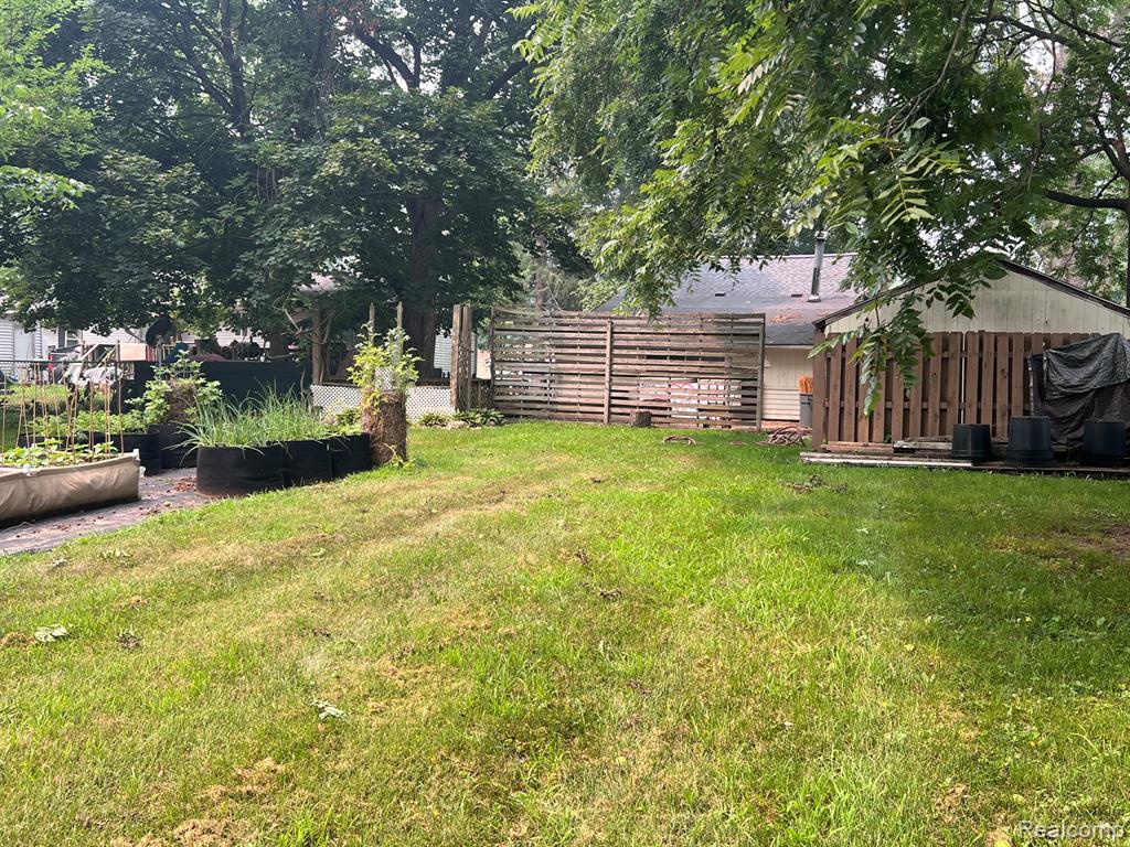 6319 S Washington Avenue Property Photo 23