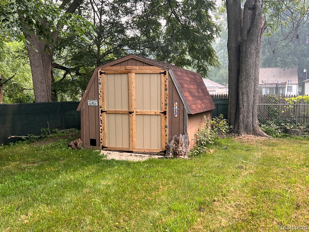 6319 S Washington Avenue Property Photo 24