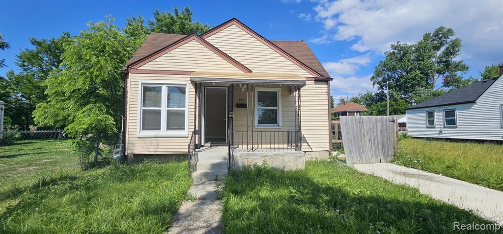 8095 Roselawn Street Property Photo 1
