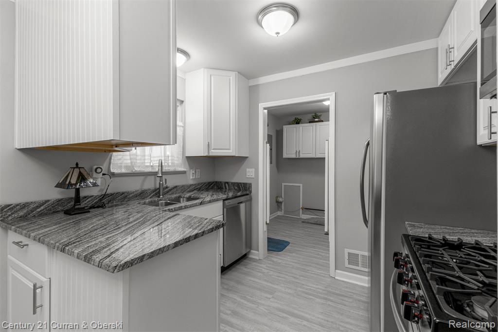 7120 Jackson Avenue Property Photo 20