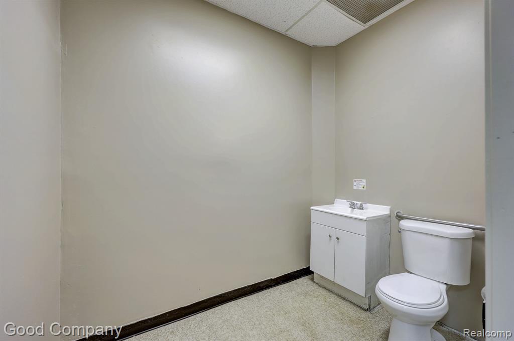 21559 Grand River Avenue Property Photo 11