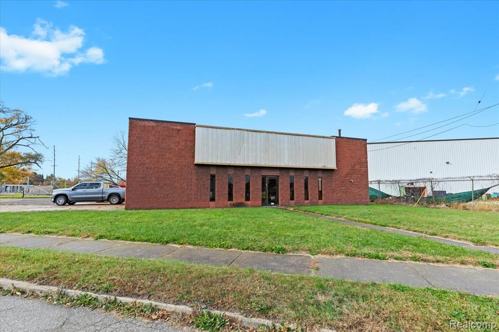 4070 5th Street Property Photo 3