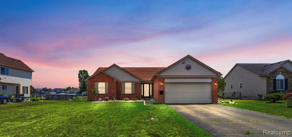 1529 Baypointe Circle Property Photo 1