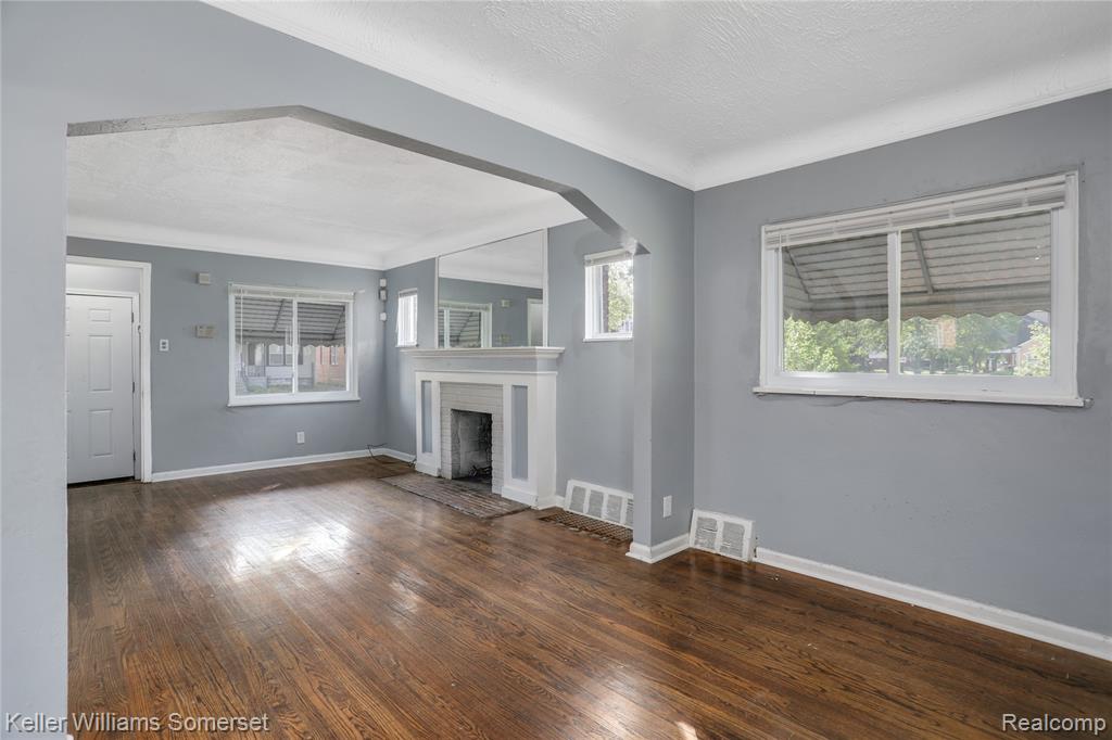 15431 Cruse Street Property Photo 8