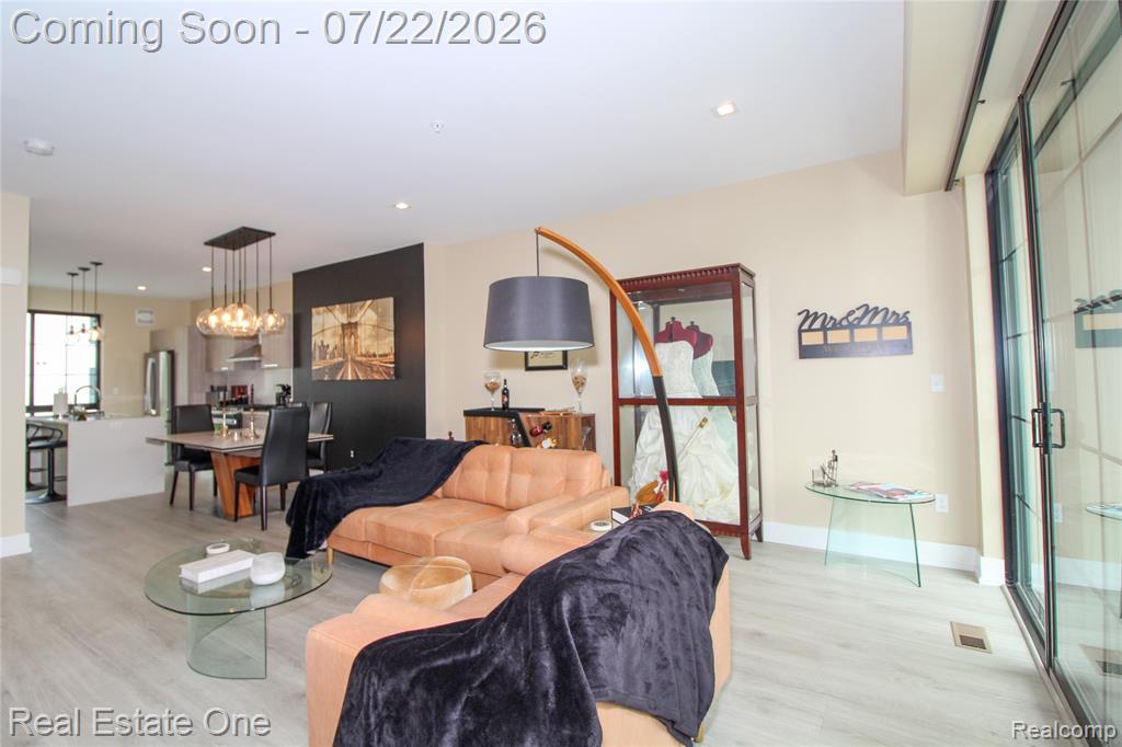 533 E Harrison Avenue Property Photo 5