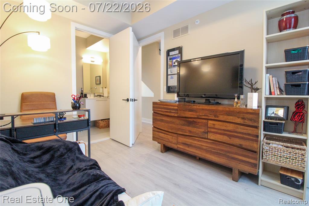 533 E Harrison Avenue Property Photo 23