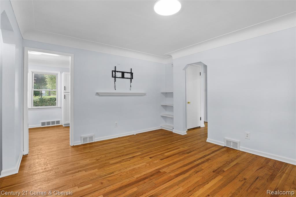 22732 Madison Street Property Photo 2
