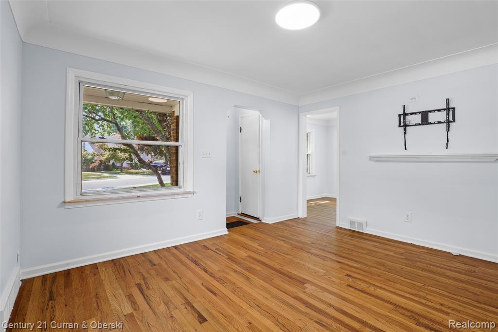 22732 Madison Street Property Photo 3