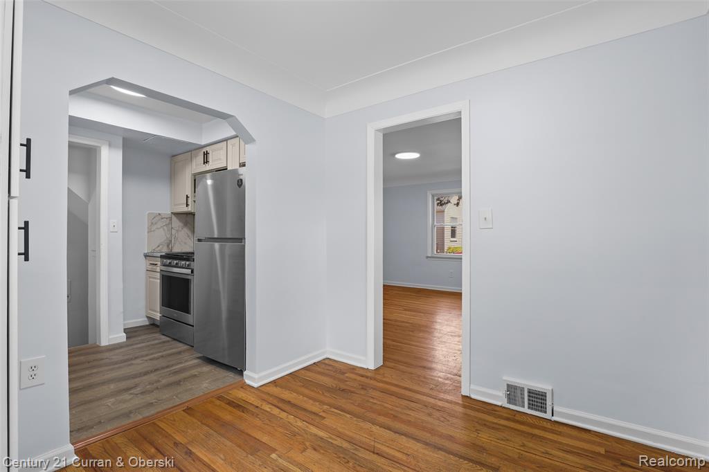 22732 Madison Street Property Photo 6