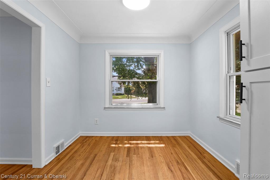 22732 Madison Street Property Photo 11