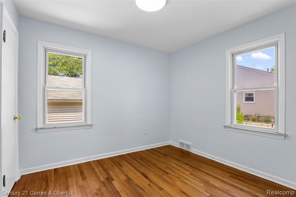 22732 Madison Street Property Photo 15