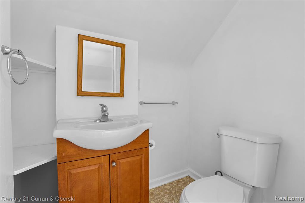 22732 Madison Street Property Photo 20