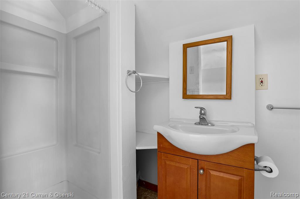 22732 Madison Street Property Photo 21
