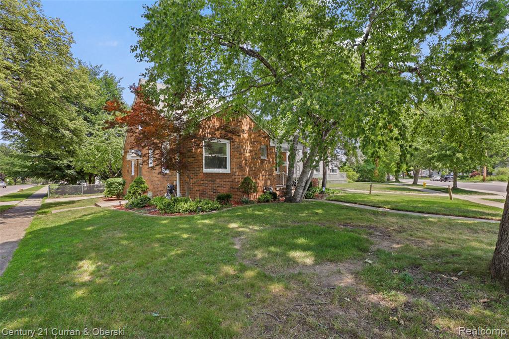 22732 Madison Street Property Photo 34