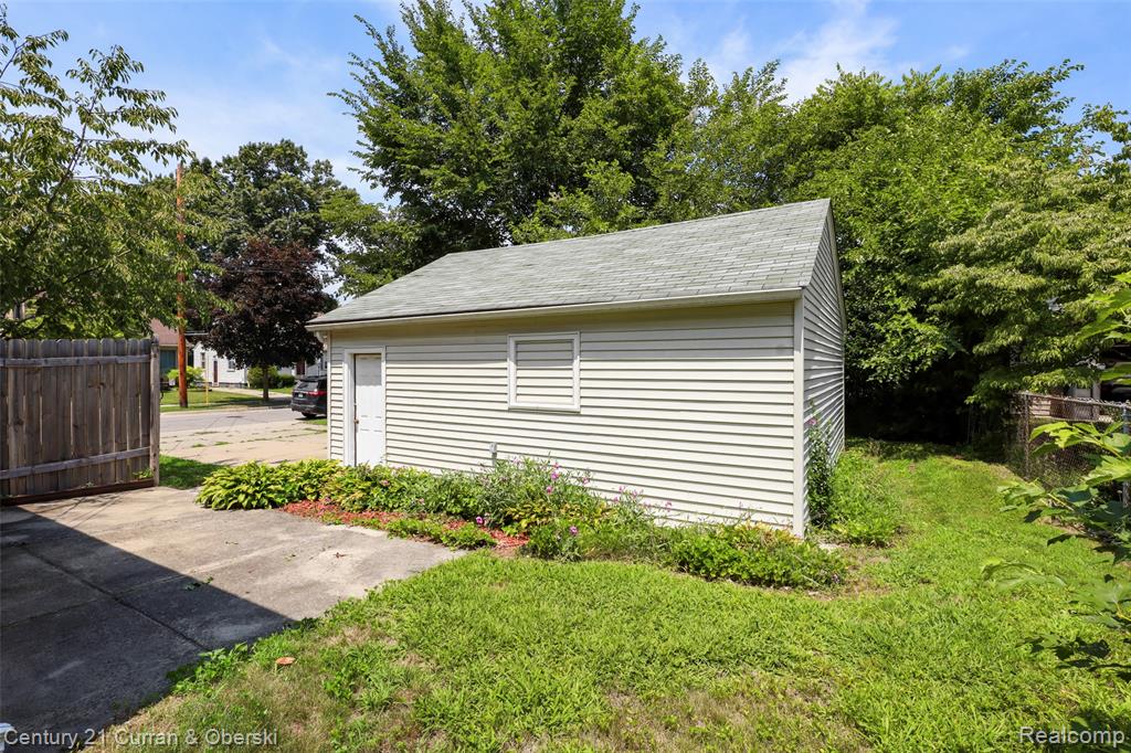 22732 Madison Street Property Photo 36