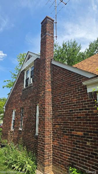 16237 Edmore Drive Property Photo 3