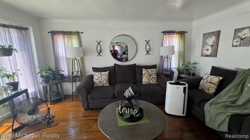 16237 Edmore Drive Property Photo 14