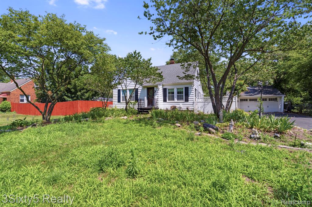13599 S Huron River Drive Property Photo 2