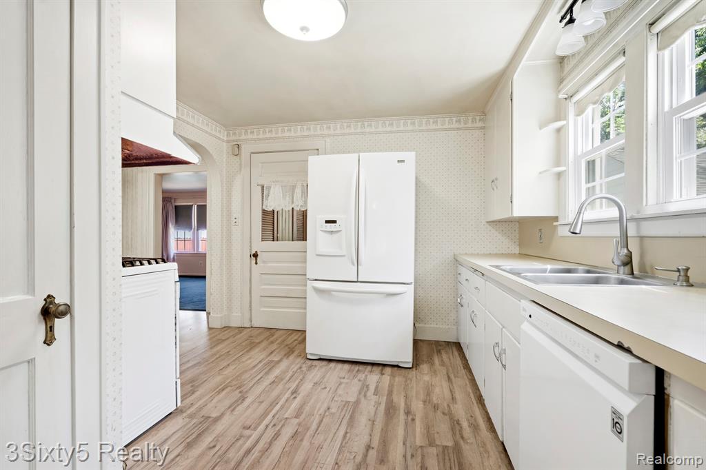 13599 S Huron River Drive Property Photo 6