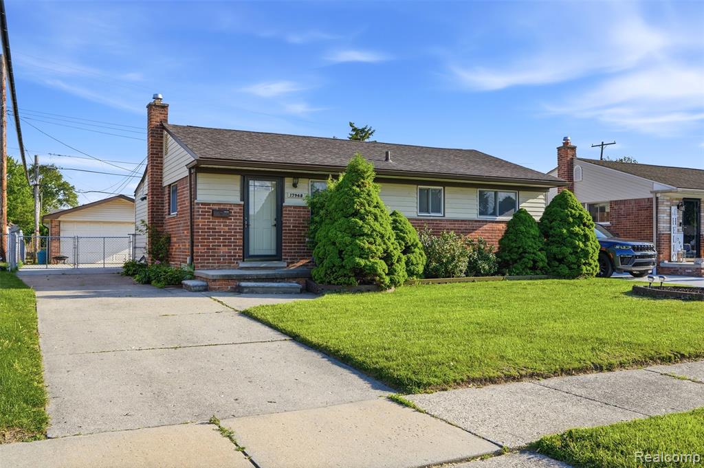 17968 Summer Lane Property Photo 1