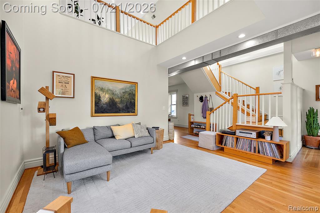 443 E Ferry Street Property Photo 2
