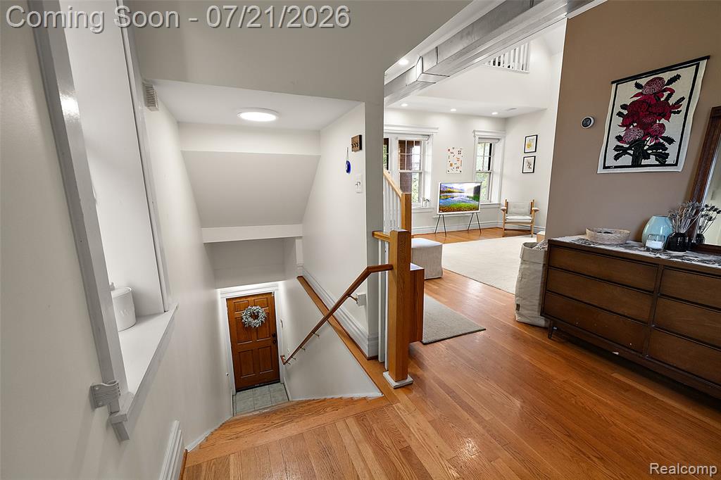 443 E Ferry Street Property Photo 6