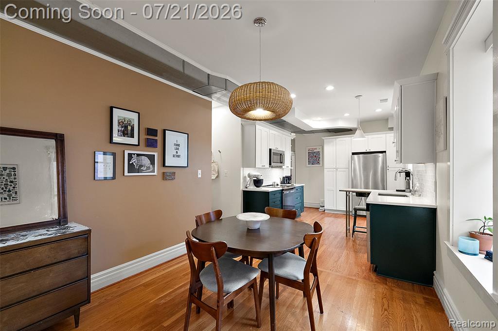 443 E Ferry Street Property Photo 7