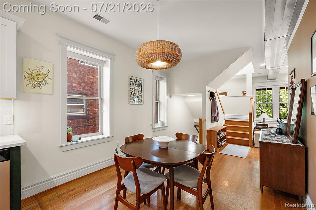 443 E Ferry Street Property Photo 9