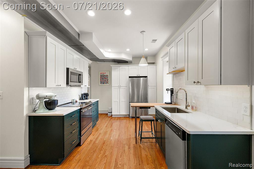 443 E Ferry Street Property Photo 10