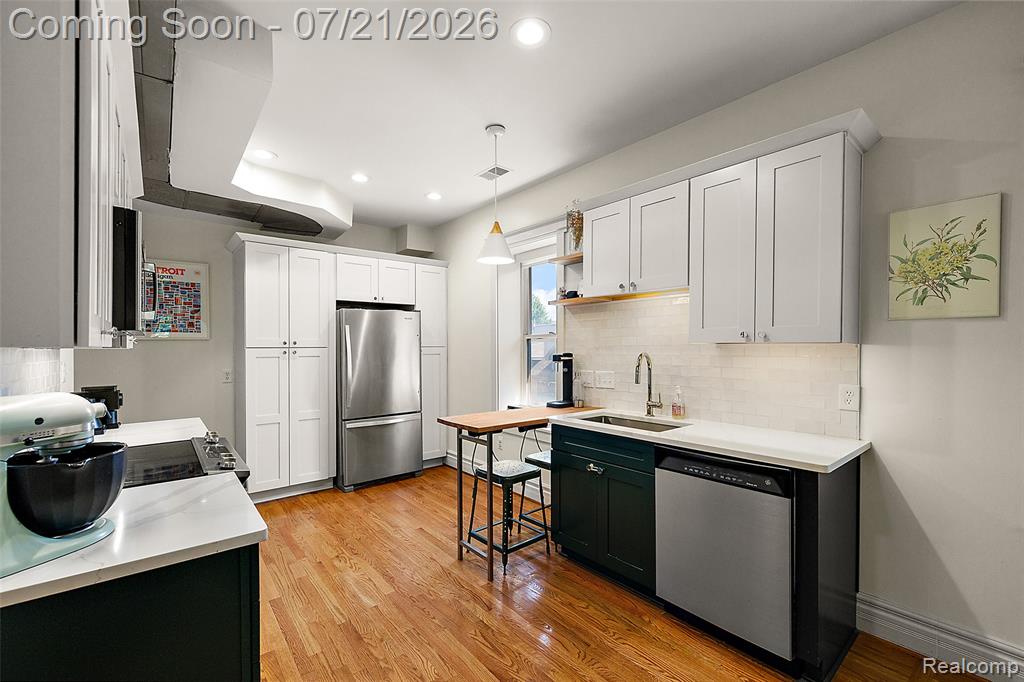 443 E Ferry Street Property Photo 11