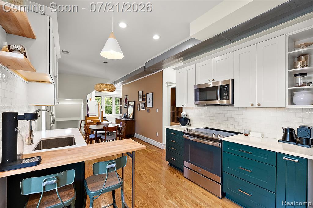 443 E Ferry Street Property Photo 14